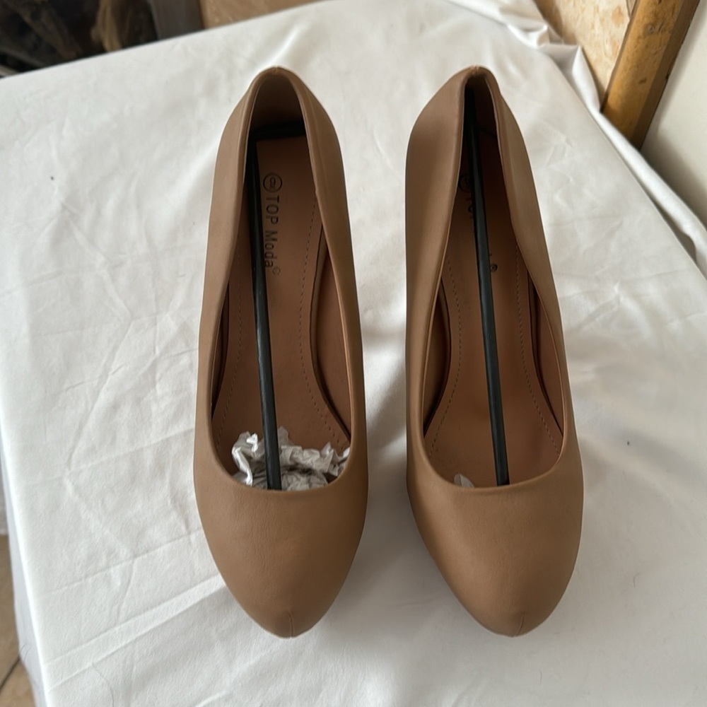 TOP Moda Size 9 heels - Picture 2 of 7